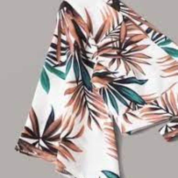 Tropical Plunging Crop Top & Pompom Shorts - Picture 8 of 12